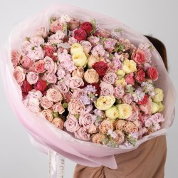 Огромный букет премиальных роз